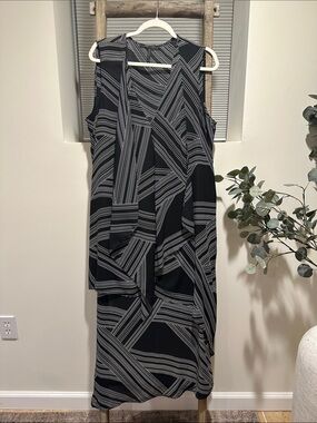BCBGMaxAzria Black & Gray Geometric Maxi Dress - NWOT